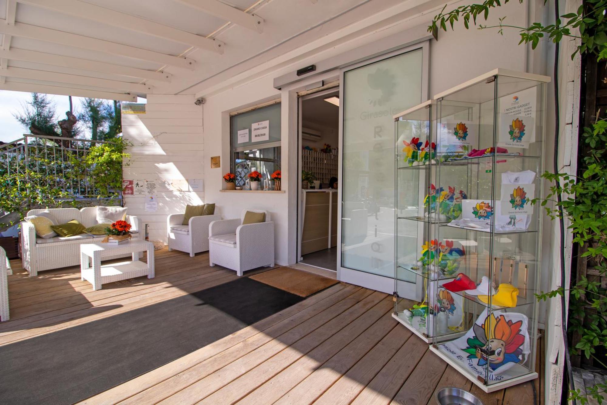 Girasole Eco Family Village Marina Palmense Exterior photo