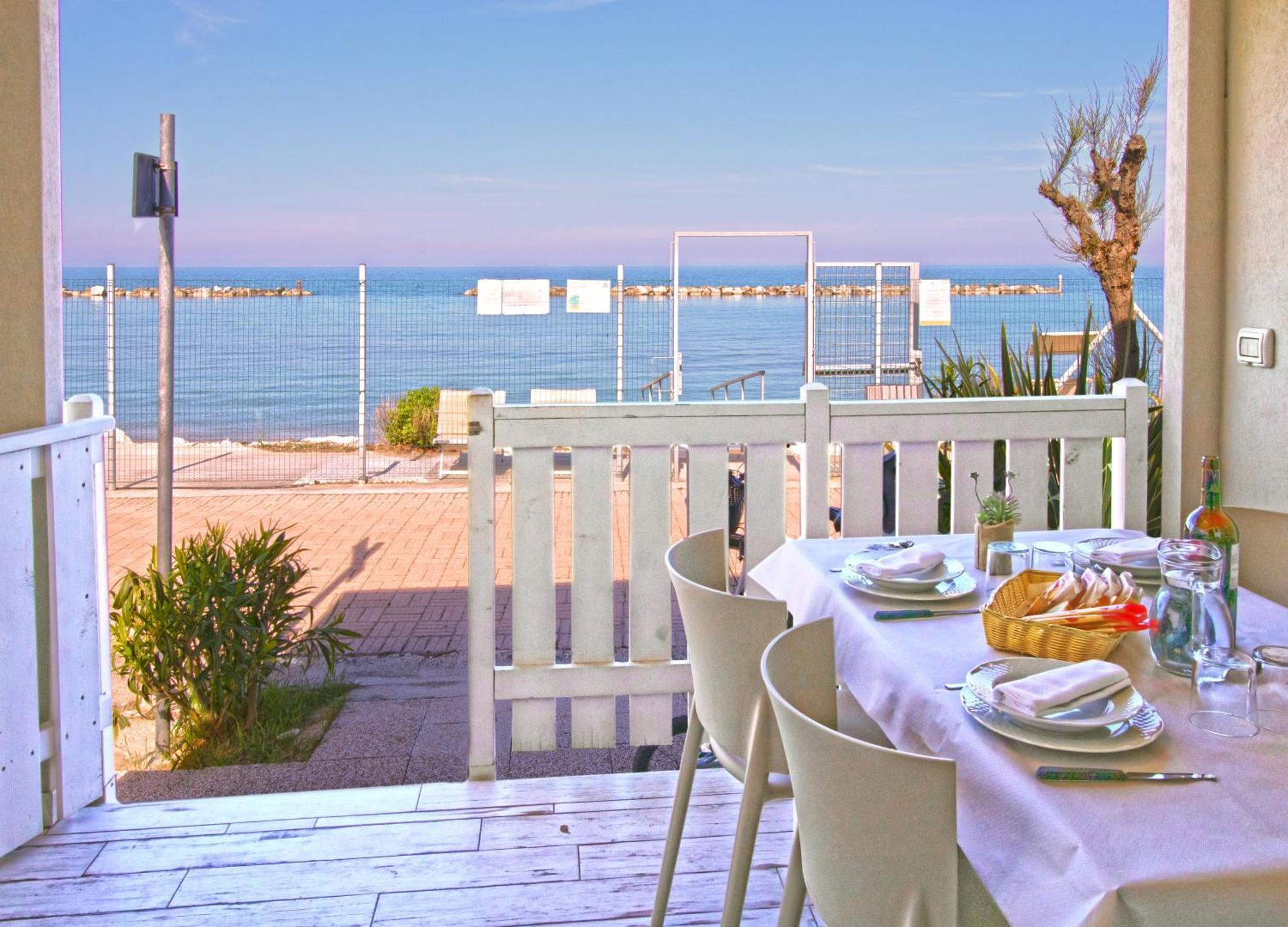 Girasole Eco Family Village Marina Palmense Exterior photo